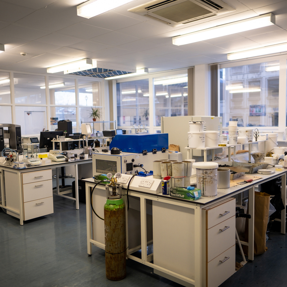 Expert Research Group logo.